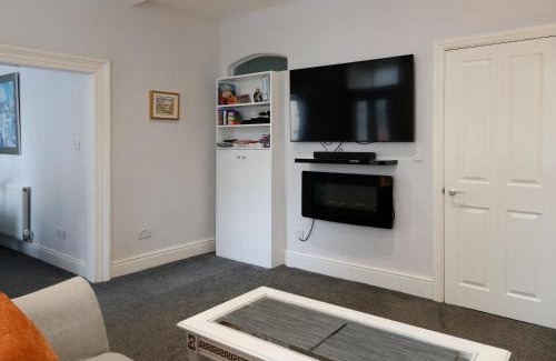 Tideswell House | Amber Villa