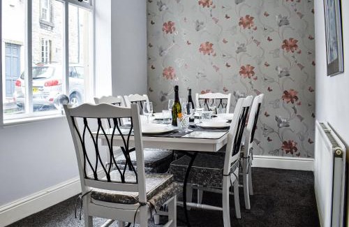 Tideswell House | Amber Villa