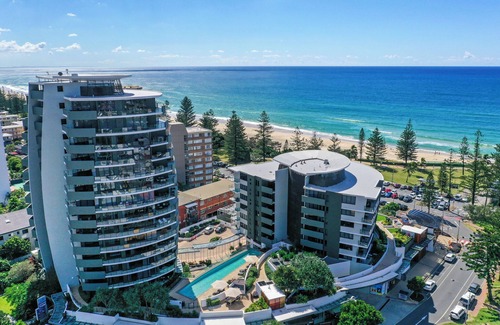 Burleigh Heads Apartment | Ambience on Burleigh Beach