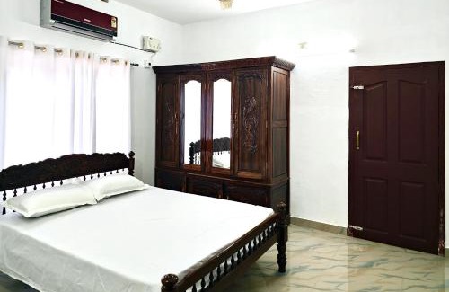 Thrissur Villa | Ambili Riverfront Villa with Party Hall