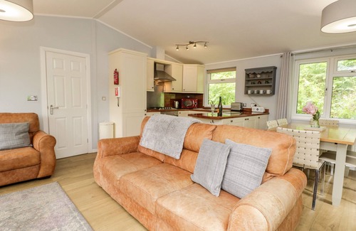 Troutbeck Cottage | AMBLESIDE LODGE, pet friendly, with a garden in Windermere