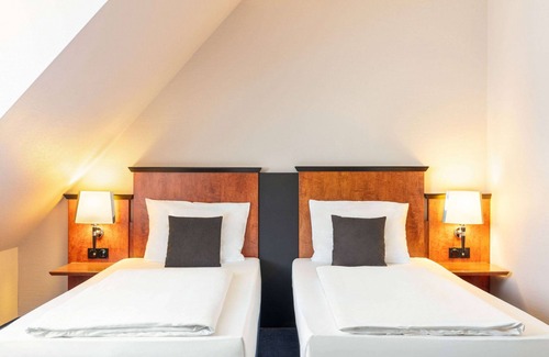 Ruesselsheim Hotel | Amedia Frankfurt Russelsheim Trademark Collection by Wyndham