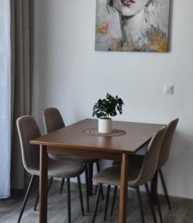 Radanovici Apartment | Amelia