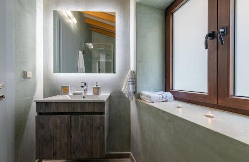 Doukades Apartment | Amelia & Nicholas Stone Houses