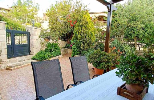 Margarites House | Amelia's home