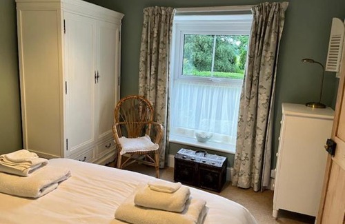 Beaumaris House | Amelie Cottage