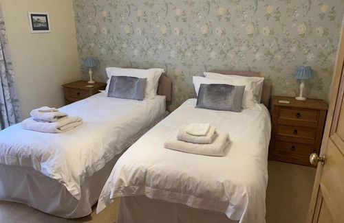 Beaumaris House | Amelie Cottage