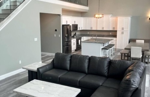 Marion House | Amenity loaded golf course retreat!