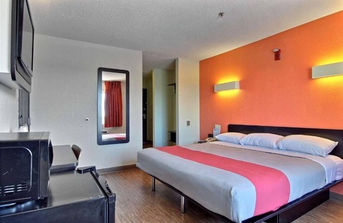Gilman Hotel | Ameri Vu Inn