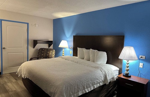 Flint Hotel | American Inn and Suites Bishop