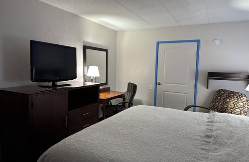 Flint Hotel | American Inn and Suites Bishop