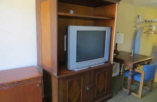Stockton Hotel | American Inn Stockton