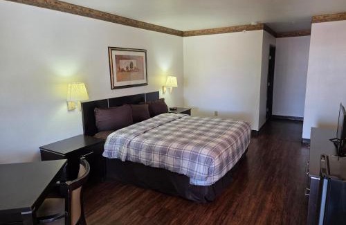 La Mesa Hotel | American Inn & Suites