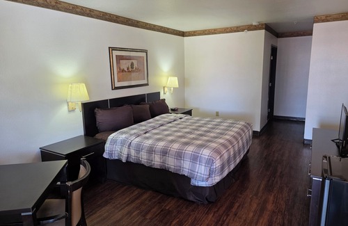 La Mesa Hotel | American Inn & Suites