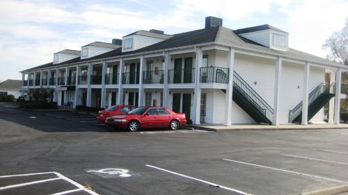 Lenoir Hotel | American Motel - Lenoir
