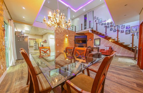 Barra de Ibiraquera House | American Style House