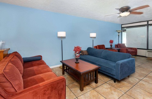 Pigeon Forge Hotel | Americana Inn, a Travelodge by Wyndham
