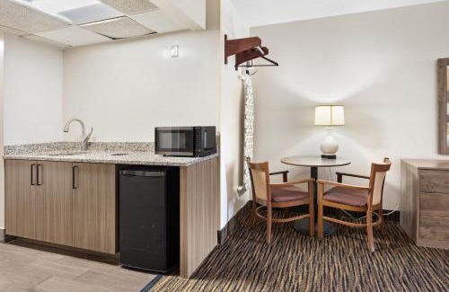 Ocean City Hotel | Americana Motor Inn on Boardwalk