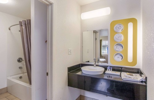 Bowling Green Hotel | Americas Best Value Inn Bowling Green