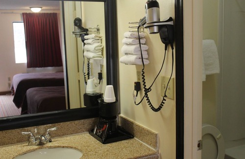 Fredericksburg Hotel | Americas Best Value Inn Fredericksburg N