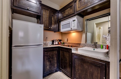FM 1960 Hotel | Americas Best Value Inn and Suites IAH Airport North