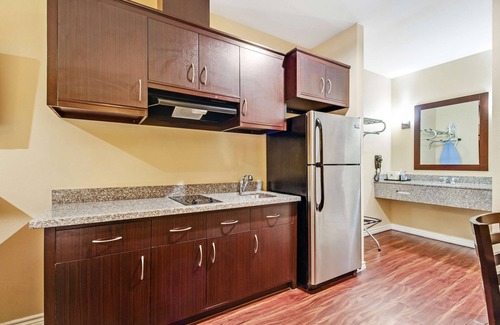 Barker Hotel | Americas Best Value Inn Houston at FM 529