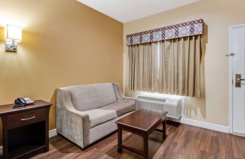 Barker Hotel | Americas Best Value Inn Houston at FM 529
