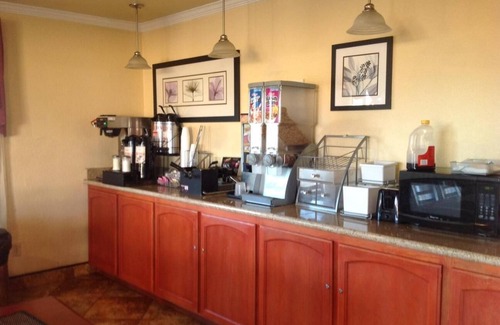 Hanford Hotel | Americas Best Value Inn Hanford