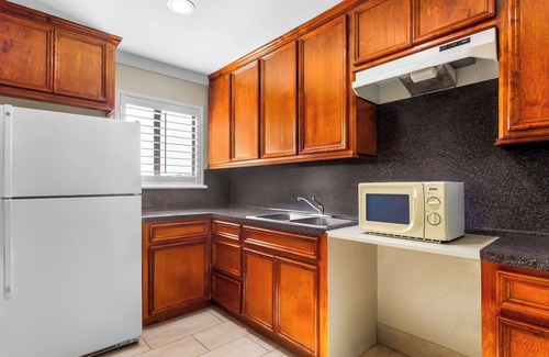 Northside Hotel | Americas Best Value Inn Houston Heights at I-45