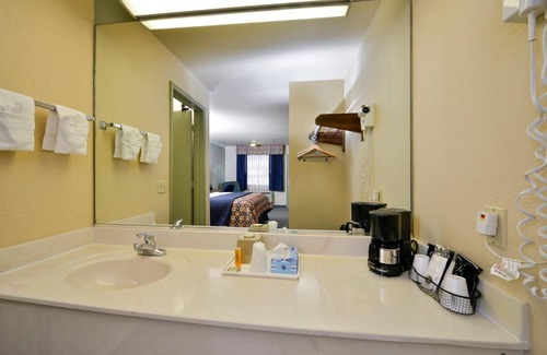 Southeast Houston Hotel | Americas Best Value Inn Houston Hobby Airport