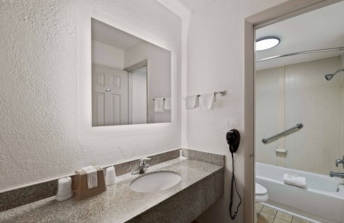 Orlando Hotel | Americas Best Value Inn Orlando