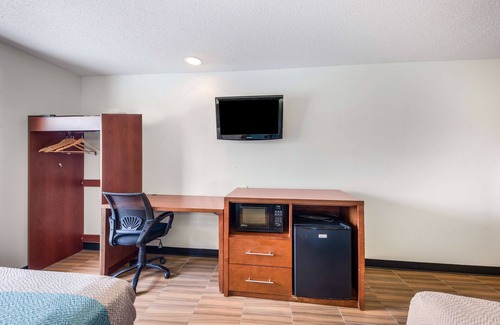 Brunswick Hotel | Americas Best Value Inn & Suites Brunswick