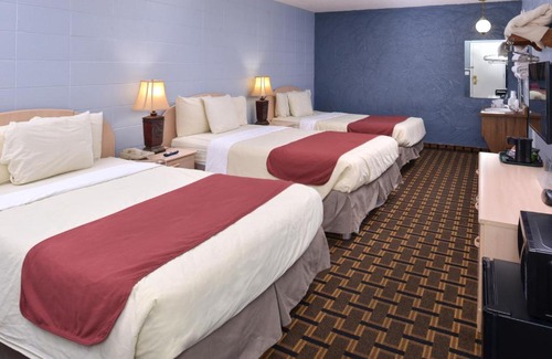Branson Theater District Hotel | Americas Best Value Inn & Suites Branson - Near the Strip