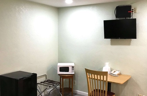 Visalia Hotel | Americas Best Value Inn Visalia