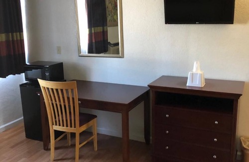 Visalia Hotel | Americas Best Value Inn Visalia