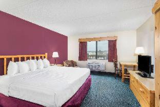 Wisconsin Dells Hotel | AmericInn by Wyndham Wisconsin Dells