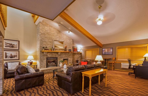 Algona Hotel | AmericInn by Wyndham Algona