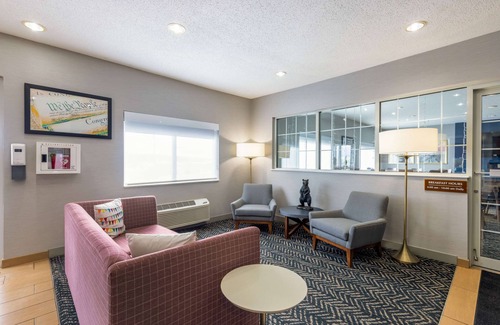 Duluth Hotel | AmericInn by Wyndham Duluth