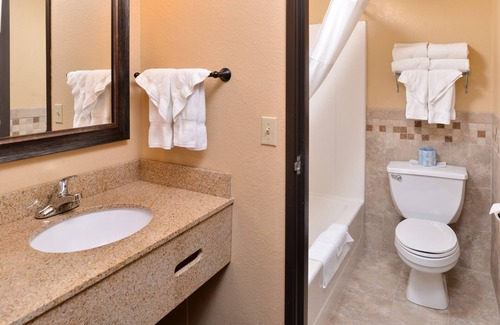 Fargo Hotel | AmericInn by Wyndham Fargo West Acres