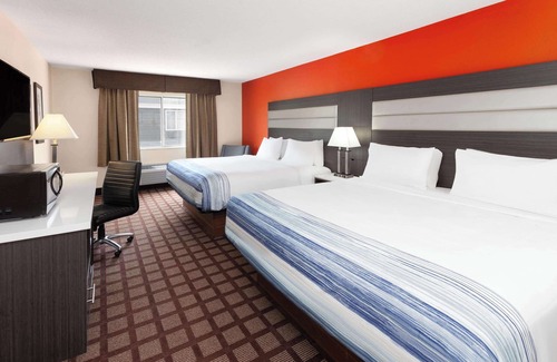 Hudson Hotel | AmericInn by Wyndham Hudson
