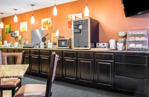 Mosinee Hotel | AmericInn by Wyndham Mosinee Central Wisconsin Airport