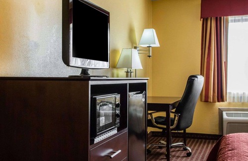 Mosinee Hotel | AmericInn by Wyndham Mosinee Central Wisconsin Airport