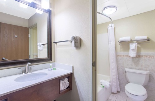 Sheboygan Hotel | AmericInn by Wyndham Sheboygan