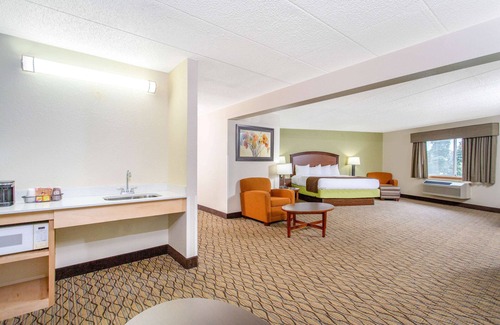 Sheboygan Hotel | AmericInn by Wyndham Sheboygan
