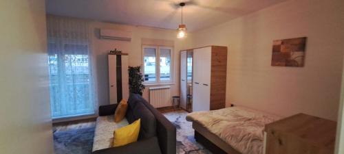 Zvezdara Apartment | Amethyst