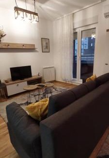 Zvezdara Apartment | Amethyst
