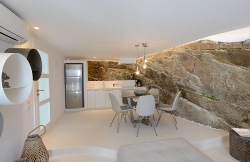 Tourlos Apartment | Amethyst Suite