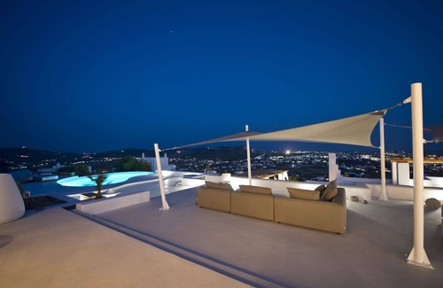 Tourlos Apartment | Amethyst Suite