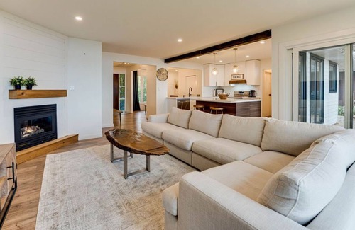 Cumberland Beach Cottage | AMIGO LAKE HOUSE