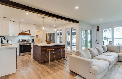 Cumberland Beach Cottage | AMIGO LAKE HOUSE